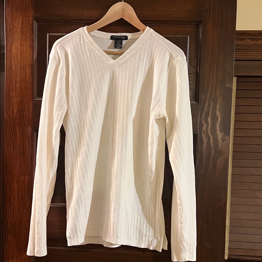 Kenneth Cole Cream Colored Textured V-Neck